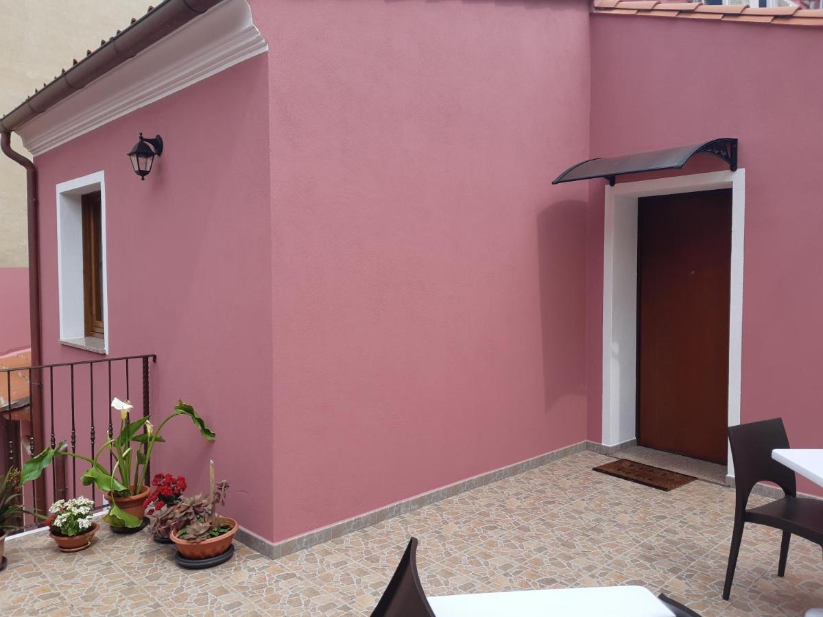 B&B La Genuina Guspini Exterior foto